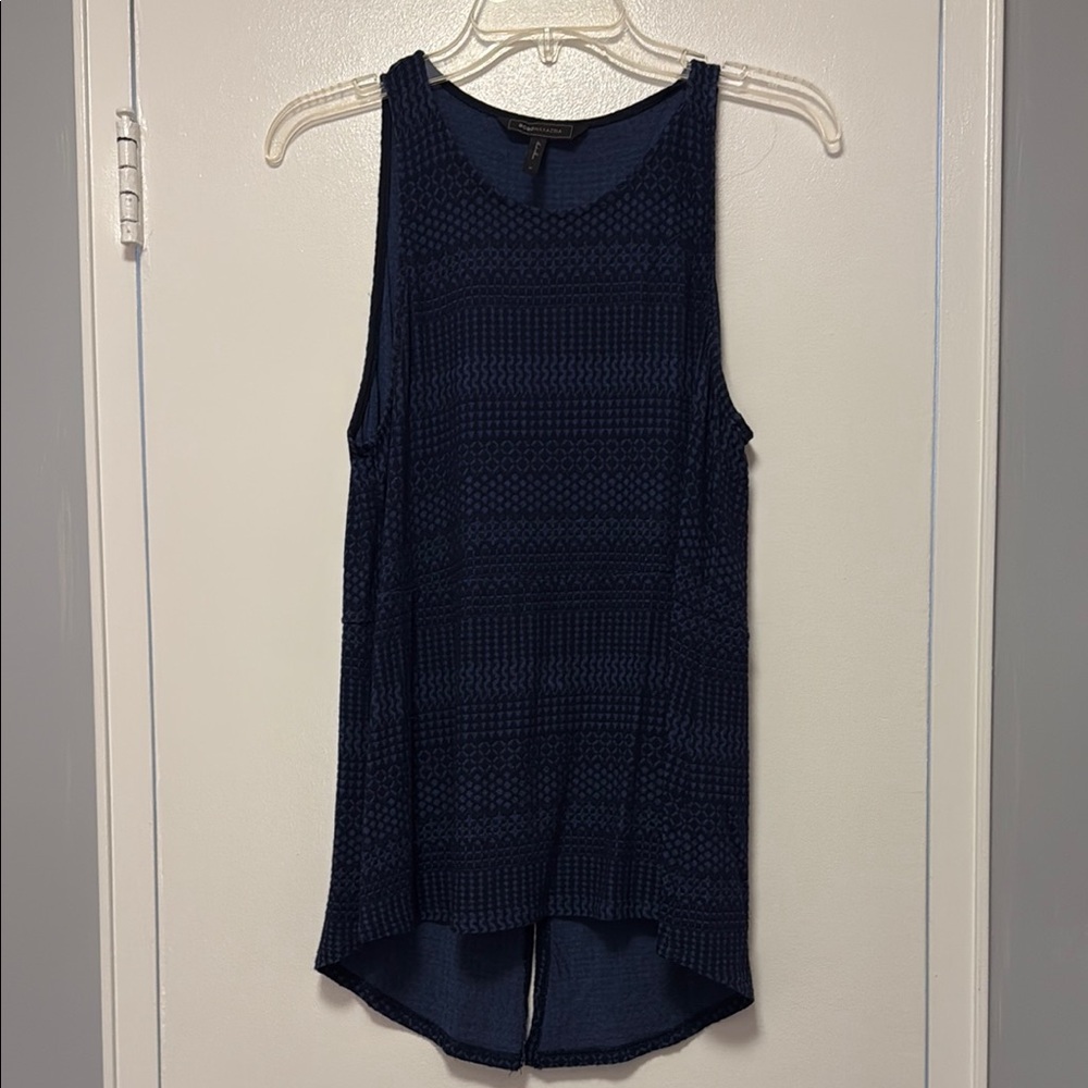 BCBGMaxazria Blue Flowy Pattern Sleeveless Top Size Medium EUC